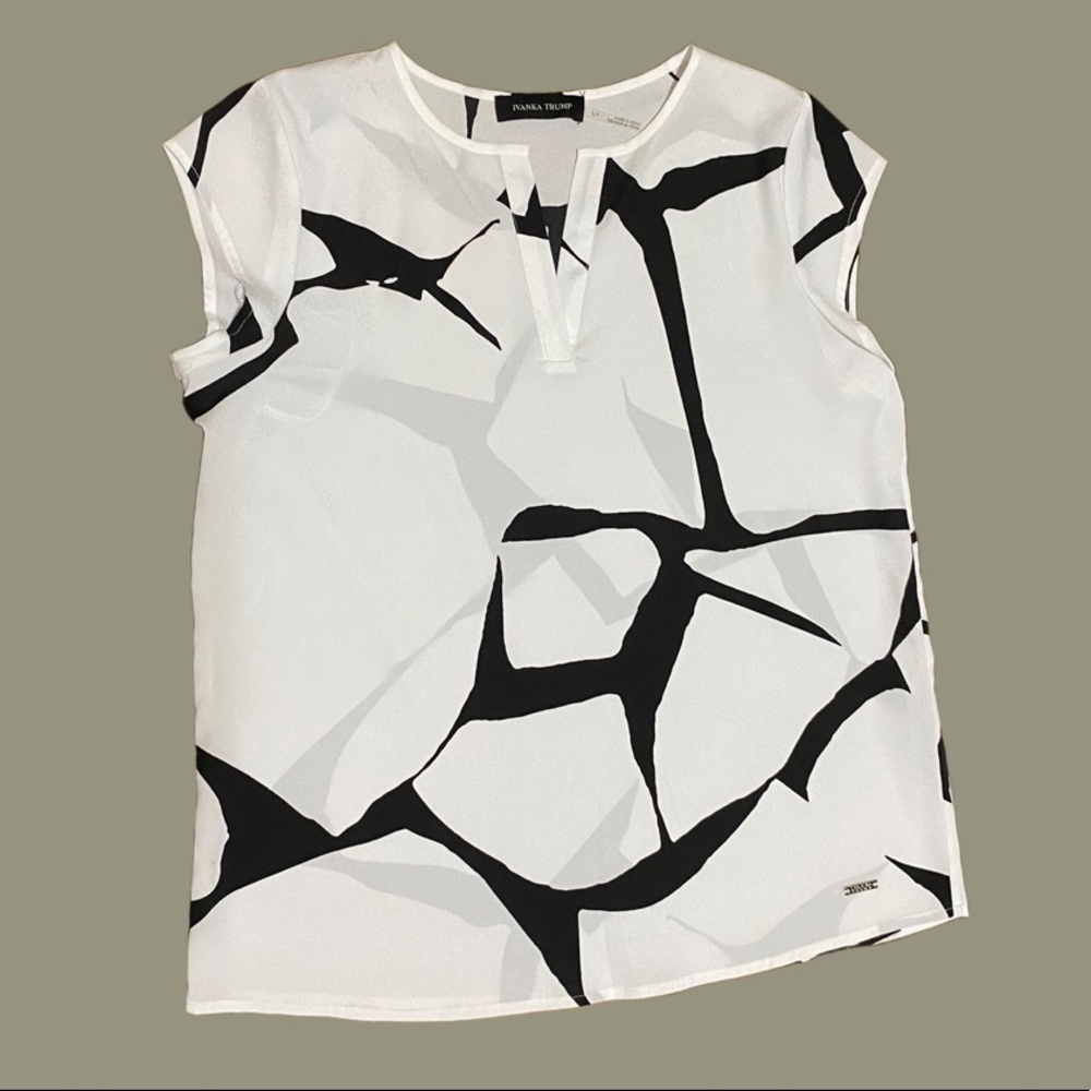 Ivanka Trump SP business causal blouse, cap sleeve